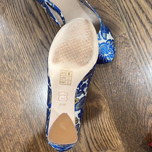 Tory Burch Elizabeth round toe pump metallic floral brocade - Picture 4 of 7